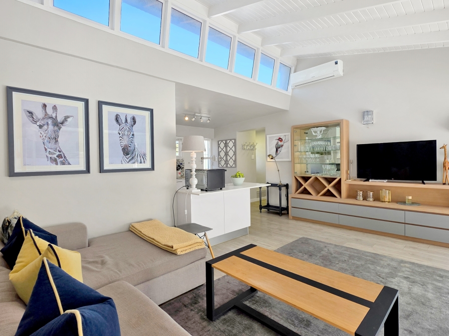 2 Bedroom Property for Sale in Sea Point Western Cape